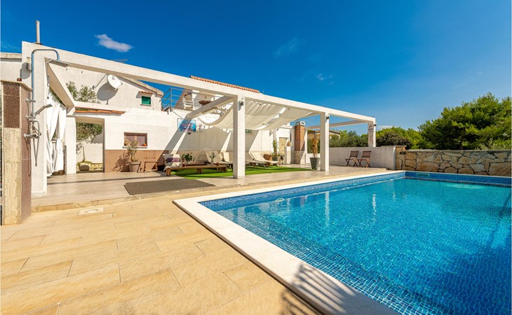 Stunning apartment in Vir with kitchen 1