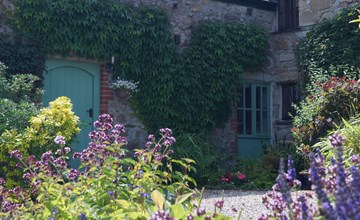 Idyllisches Landhaus mit wunderschönem Garten 2