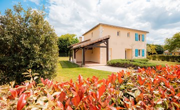 Luxury 8-person villa on the beautiful Domaine Grand Aveneau in the heart of French nature (Perfect for one or two families! 3