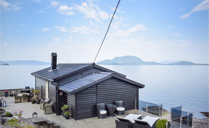 Lovely home in Skånevik 1