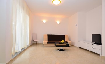2 bedroom beautiful apartment in Nin 3