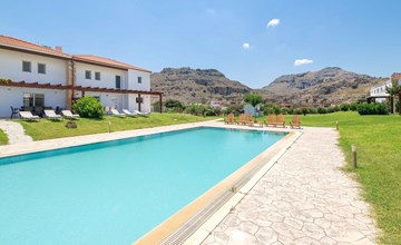 Haus in Kolympia mit Garten und Bergblick 3