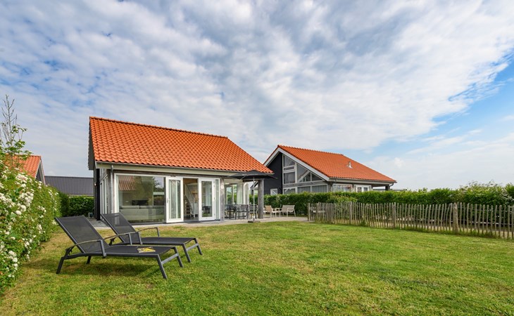 Vakantiehuis Zonnedorp 20, "Beach Kamp" 1