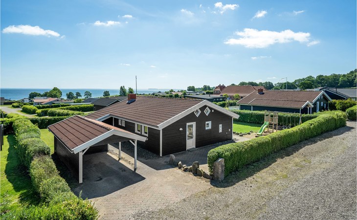 Gorgeous home in Sjølund with WiFi 1