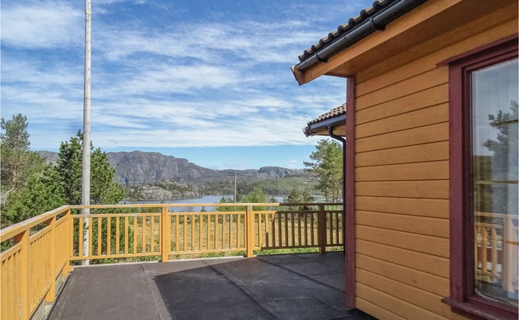 Nice home in Dirdal with house sea view 1