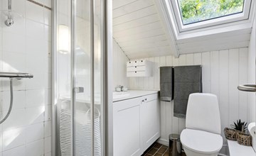 "Andy" - 150m from the sea 3