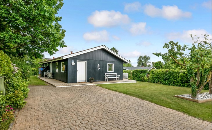Gorgeous home in Børkop with kitchen 1