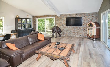 Pet friendly home in Trets 2