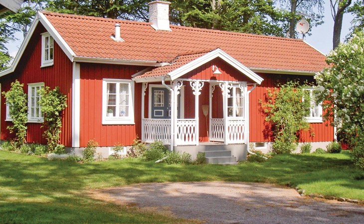 Amazing home in Ljungby with lake view 1