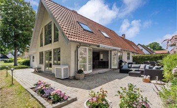 Awesome home in Dronningmølle with WiFi 2
