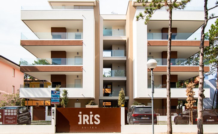 Iris Suite 1