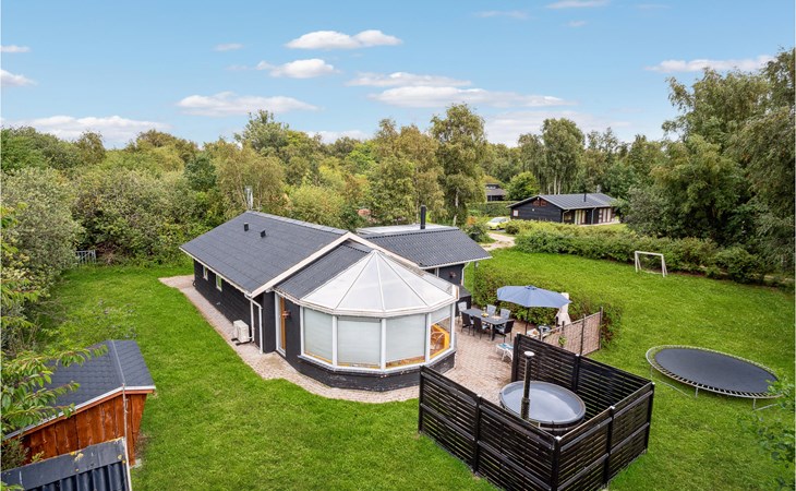 Awesome home in Ebeltoft with WiFi 1