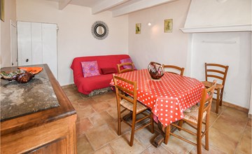 Lovely home in Malaucène with kitchen 3