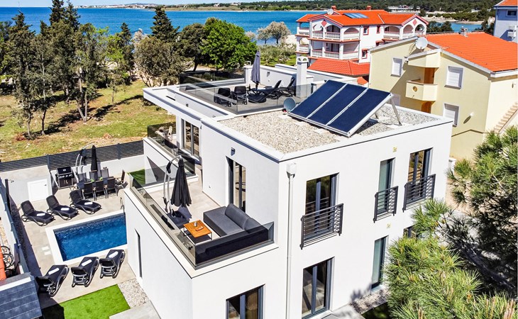 5 bedroom beautiful home in Zaton 1