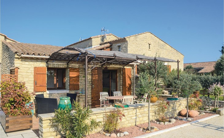Lovely home in Gordes with kitchen 1
