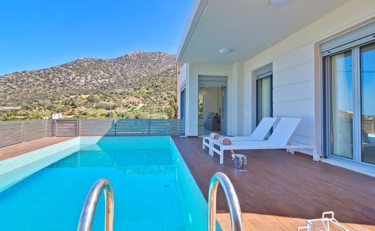 Villa mit drei Schlafzimmern und privatem Swimmingpool. 1