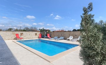 Wohnung in Fažana mit gemeinsamem Pool und Garten 3