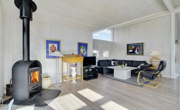 Awesome home in Strøby with WiFi 3