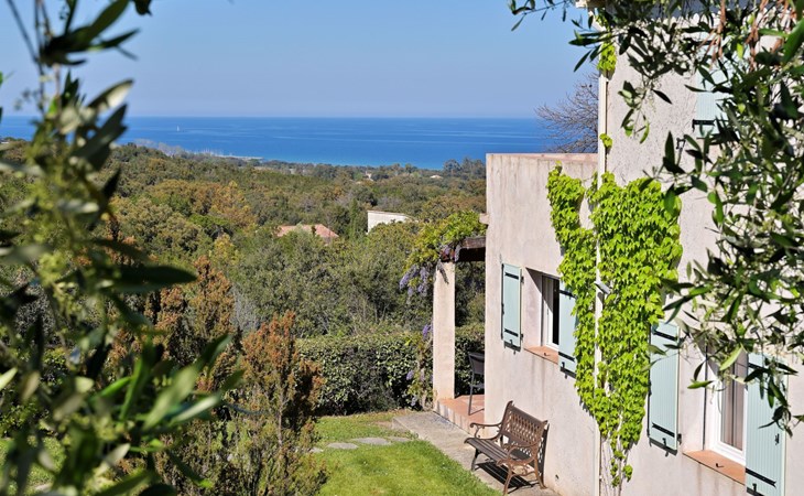 Villa mit Meerblick U Castagnu in geschützter Natur 1