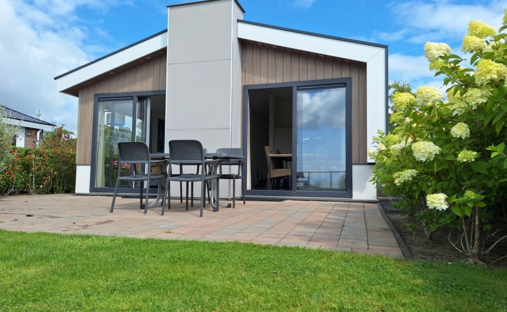 Pavilion Waterfront 6 1