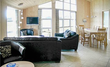 Cozy home in Humble with sauna 2