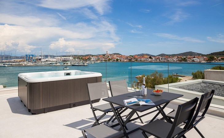 Amazing apartment in Betina 1