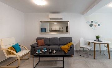 Modernes Apartment in Crikvenica mit Gemeinschaftspool 2