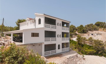 Amazing apartment in Supetar-Splitska 2