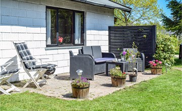 Nice home in Dronningmølle with WiFi 2