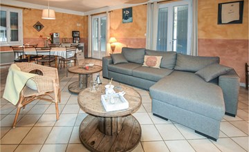 Stunning home in Mazan 3