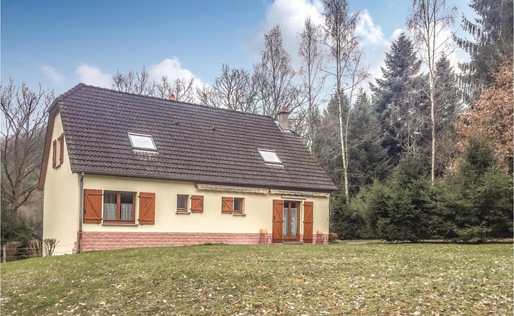 6 bedroom beautiful home in Dirbach 1