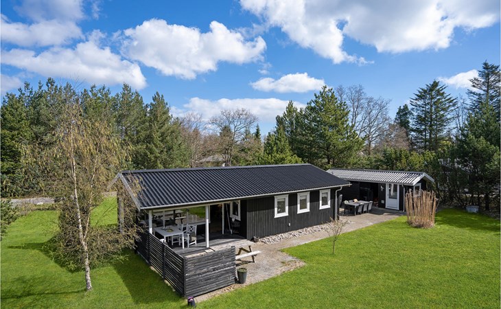 3 bedroom stunning home in Hals 1