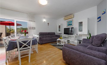 5 bedroom cozy home in Dracevac Ninski 3