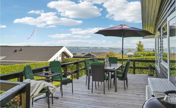 Gorgeous home in Rønde with WiFi 2