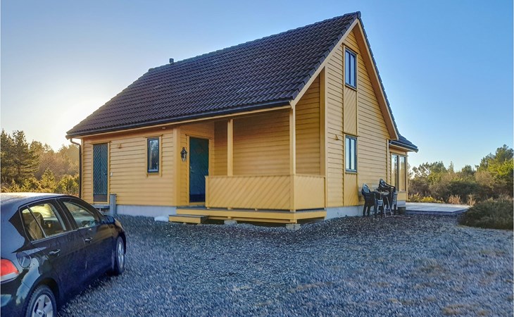 4 bedroom stunning home in Auklandshamn 1