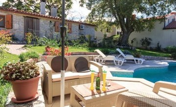 "Vickovi" mit Gemeinschaftspool 3