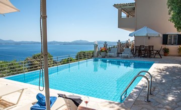 Villa Anthula mit Pool und herrlichem Meerblick 3