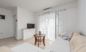 1 bedroom nice apartment in Novalja 3