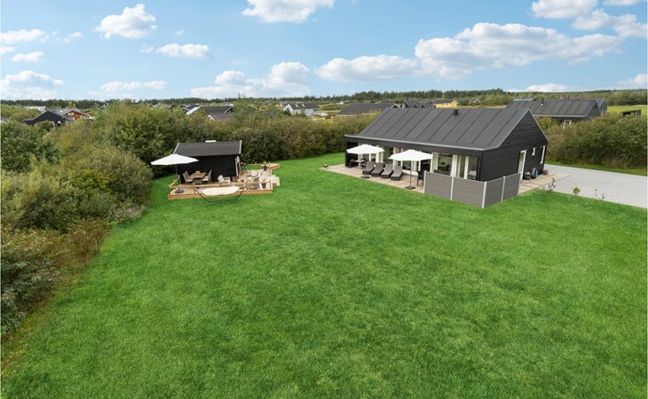 4 bedroom cozy home in Brovst 1