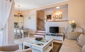 Gorgeous home in Liznjan with WiFi 3
