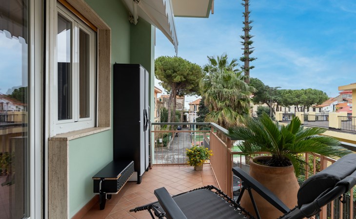 Mit Stacheln versehen 1