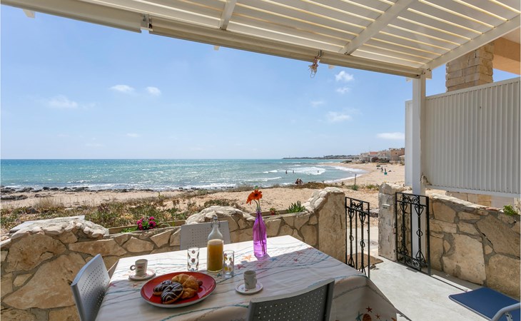 La Casa in Riva al Mare 1