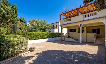1 bedroom nice apartment in Mandre 3