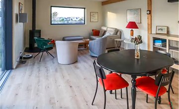 Beautiful home in Plouhinec with WiFi 3