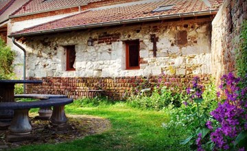 Liebevoll renoviertes Ferienhaus als Teil eines kleinen Bauernhauses mit abgesc 2