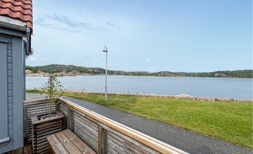 Beautiful home in Lindesnes with house sea view 2