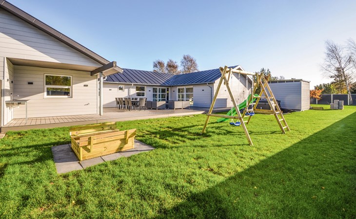 5 bedroom amazing home in Ebeltoft 1