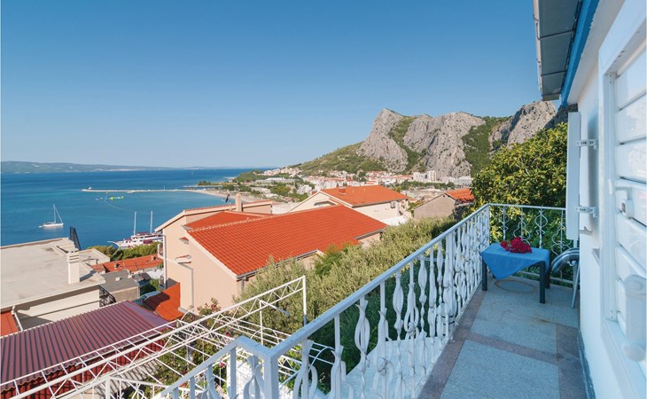 Stunning apartment in Omis 1