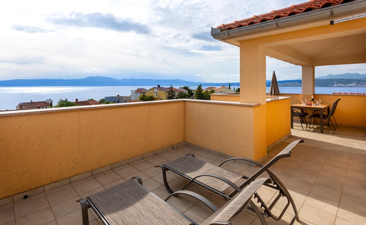 2 bedroom lovely apartment in Omisalj 1