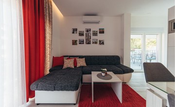 Awesome apartment in Okrug Gornji 3